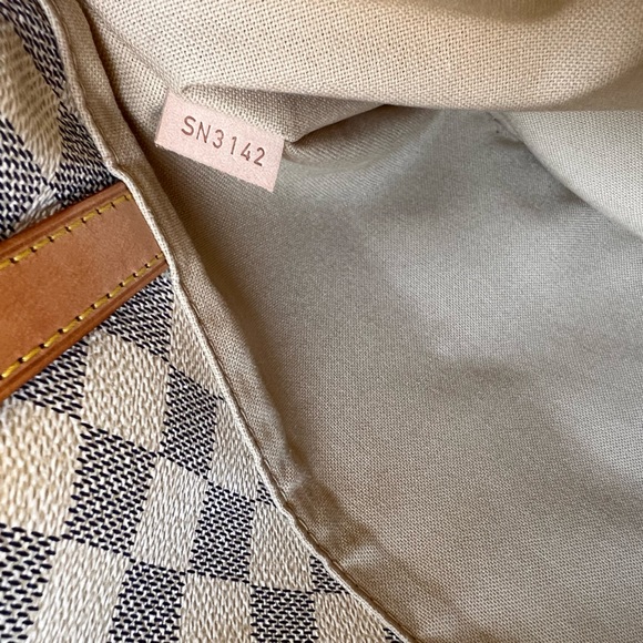 🔥🔥Louis Vuitton Figheri Handbag Damier Azur PM🔥🔥 - Picture 12 of 16